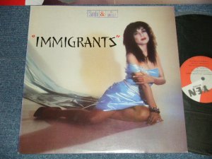 画像1: サンディー＆サンセッツ SANDII AND SUNSETZ - IMMIGRANTS  (Ex+++/MINT-) / 1982 JAPAN ORIGINAL Used LP 