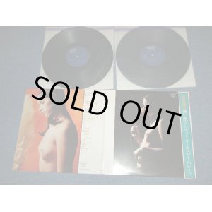 画像: v.a. OMNIBUS(坂本九、ドリフターズ、由紀さおり、黒木憲、水原弘、植木等，ハナ肇とクレイジー・キャッツ、望月浩、ゴールデン・ハーフ、奥村チヨ、松山恵子、朝丘雪路、神楽坂浮子）  - 想い出のメロディー・オールスター・パレード（’60年代までの日本のポップス）( Ex++/MINT-)  / 1973? JAPAN ORIGINAL  Used 2-LP 