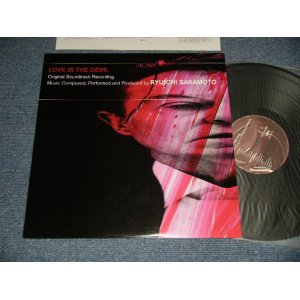 画像: ost 坂本龍一 RYUUICHI SAKAMOTO - LOVE IS THE DEVIL  (MINT-/MINT) / 1998 JAPAN ORIGINAL Used LP 