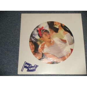 画像: 少女隊 SHOHJO-TAI  - PIC CHAT (MINT-/MINT-) / 1980's JAPAN ORIGINAL "PICTURE DISC" Used LP