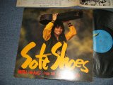 画像: 城田じゅんじ JUNJI SHIROTA (高石ともやとザ・ナターシャ・セブン Takaishi Tomoya & The Natasha Seven) - SOFT SHOES (With INSERTS) (Ex++/MINT-)  / 1981 JAPAN ORIGINAL Used LP