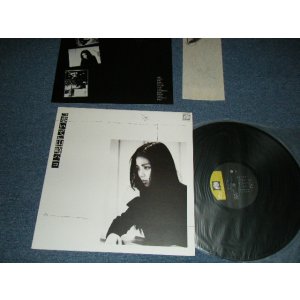 画像: 山崎ハコ HAKO YAMAZAKI - 歩いて (With CARD?) (Ex+++/MINT-) / 1980 JAPAN ORIGINAL Used LP 