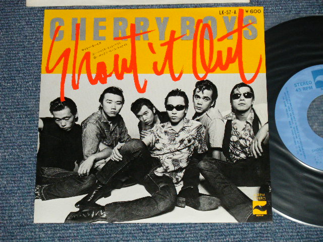 画像1: チェリー・ボーイズ CHERRY BOYS -  シャウト・イット・アウトSHOUT IT OUT( Ex+++/MINT- ) / 1977 JAPAN ORIGINAL Used 7"  Single 