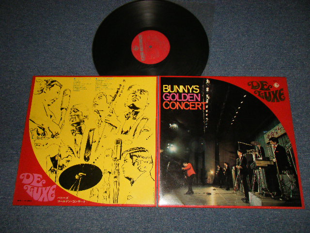 画像1: 寺内タケシとバニーズ TAKESHI TERAUCHI & THE BUNNYS -  バニーズ・ゴールデン・コンサート BUNNYS GOLDEN CONCERT : With POSTER & PIN-UP  (Ex+/Ex+)  / 1968 JAPAN ORIGINAL Used LP