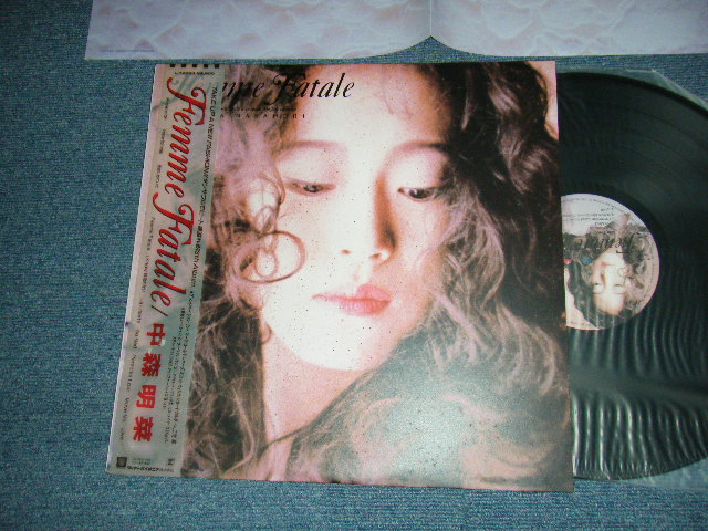 画像1: 中森明菜 AKINA NAKAMORI - FEMME FATALE (MINT-/MINNT) / 1988 JAPAN ORIGINAL Used LP  with OBI