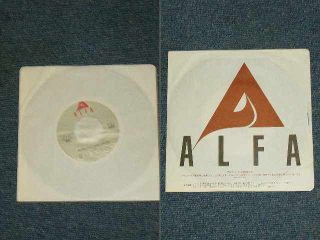 画像: The BRACES - A)BUNNER(BANNER) OF THE VICTORY  B)UNITED STRENGTH (MINT-/MINT-) / 2003 JAPAN ORIGINAL ”from INDIES" "WHITE WAX/VINYL" Used 7" Single 